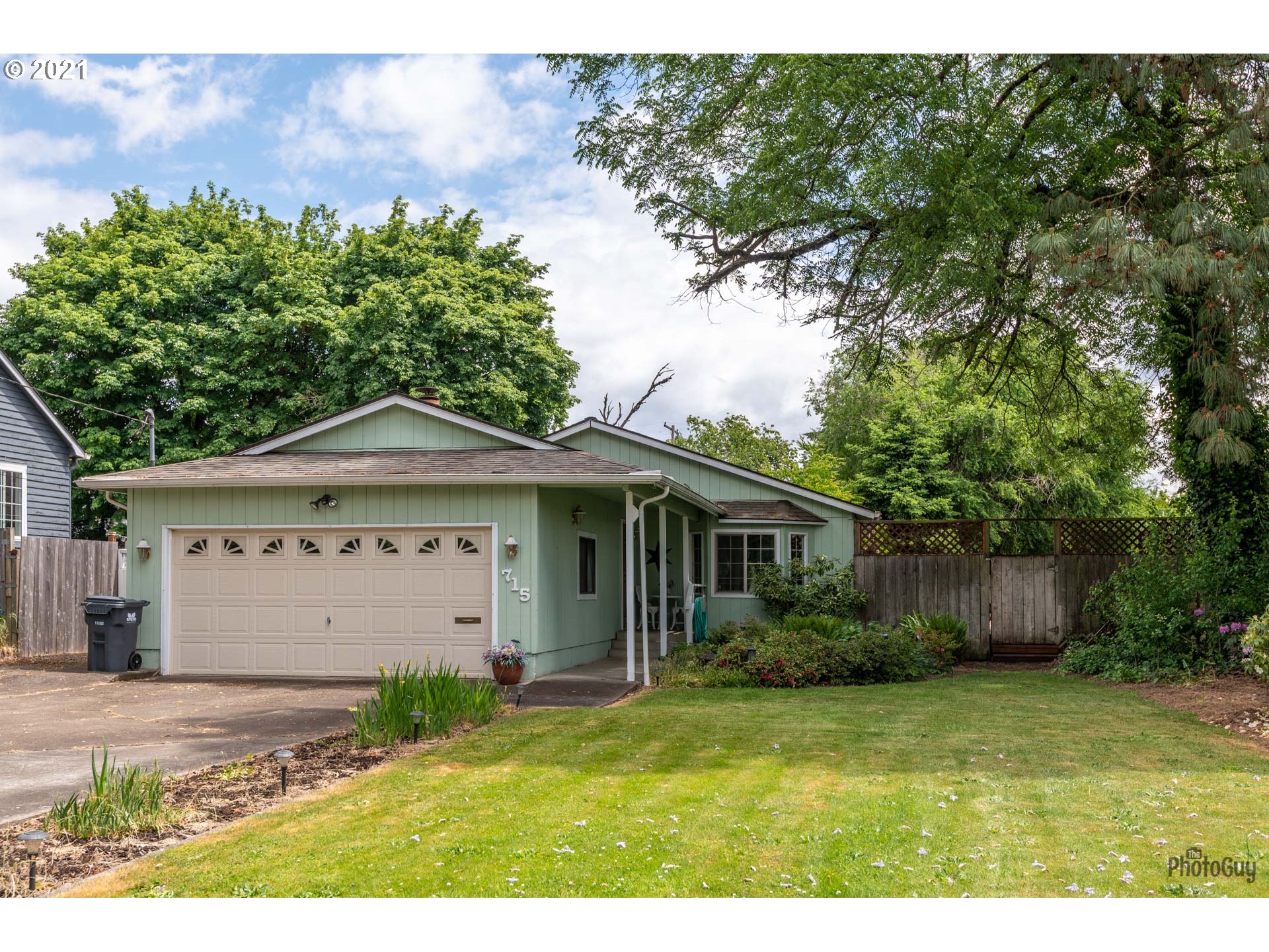 715 North Bertelsen Road Eugene, OR 97402 - Photo 2 of 28 Gallery Image 2