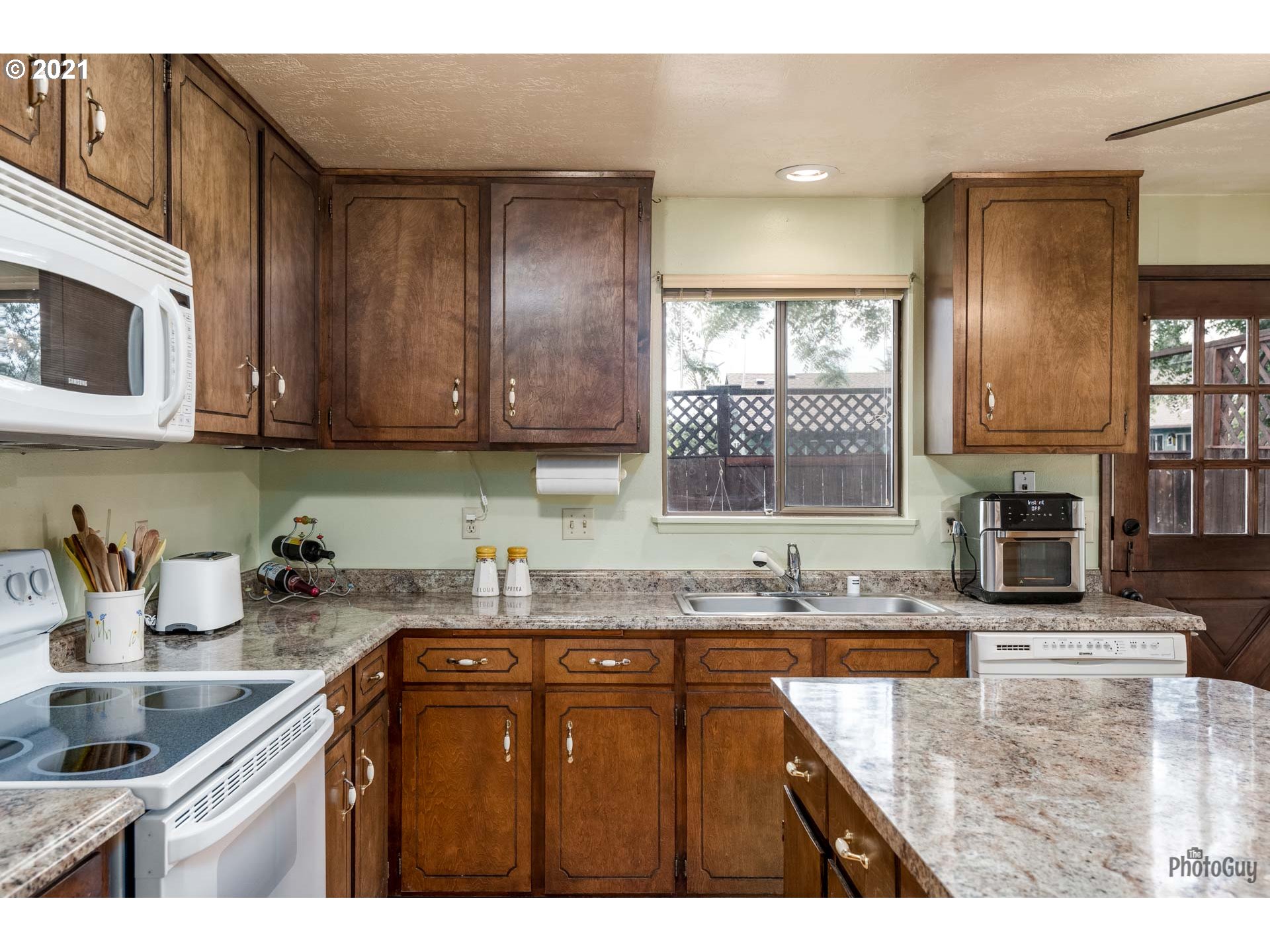 715 North Bertelsen Road Eugene, OR 97402 - Photo 11 of 28 Gallery Image 11