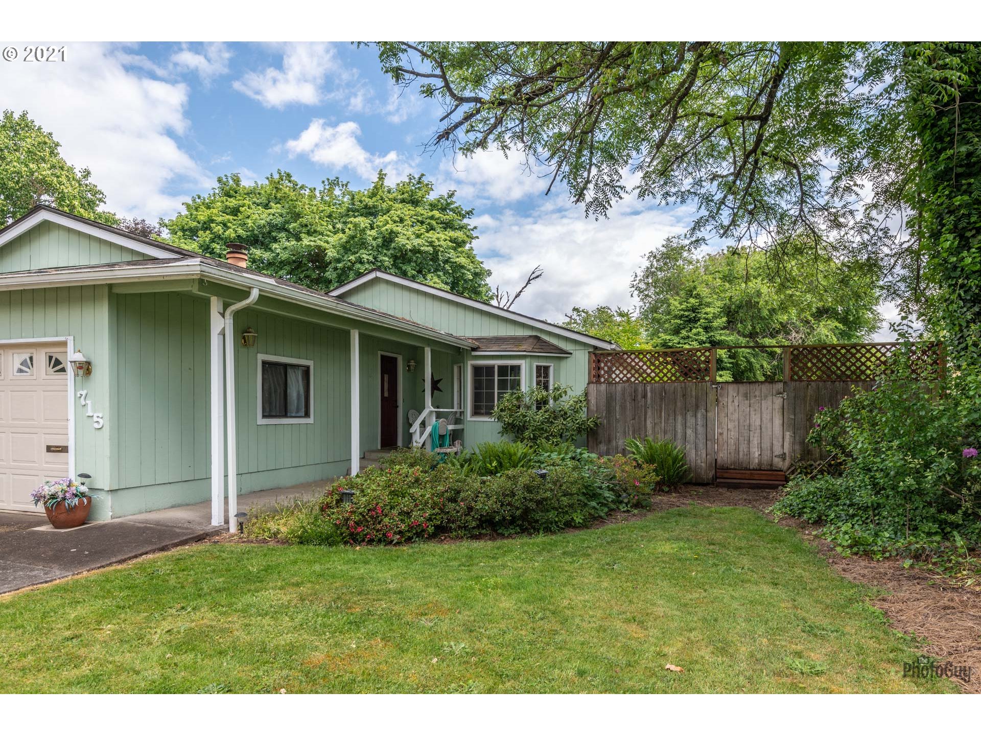 715 North Bertelsen Road Eugene, OR 97402 - Photo 3 of 28 Gallery Image 3