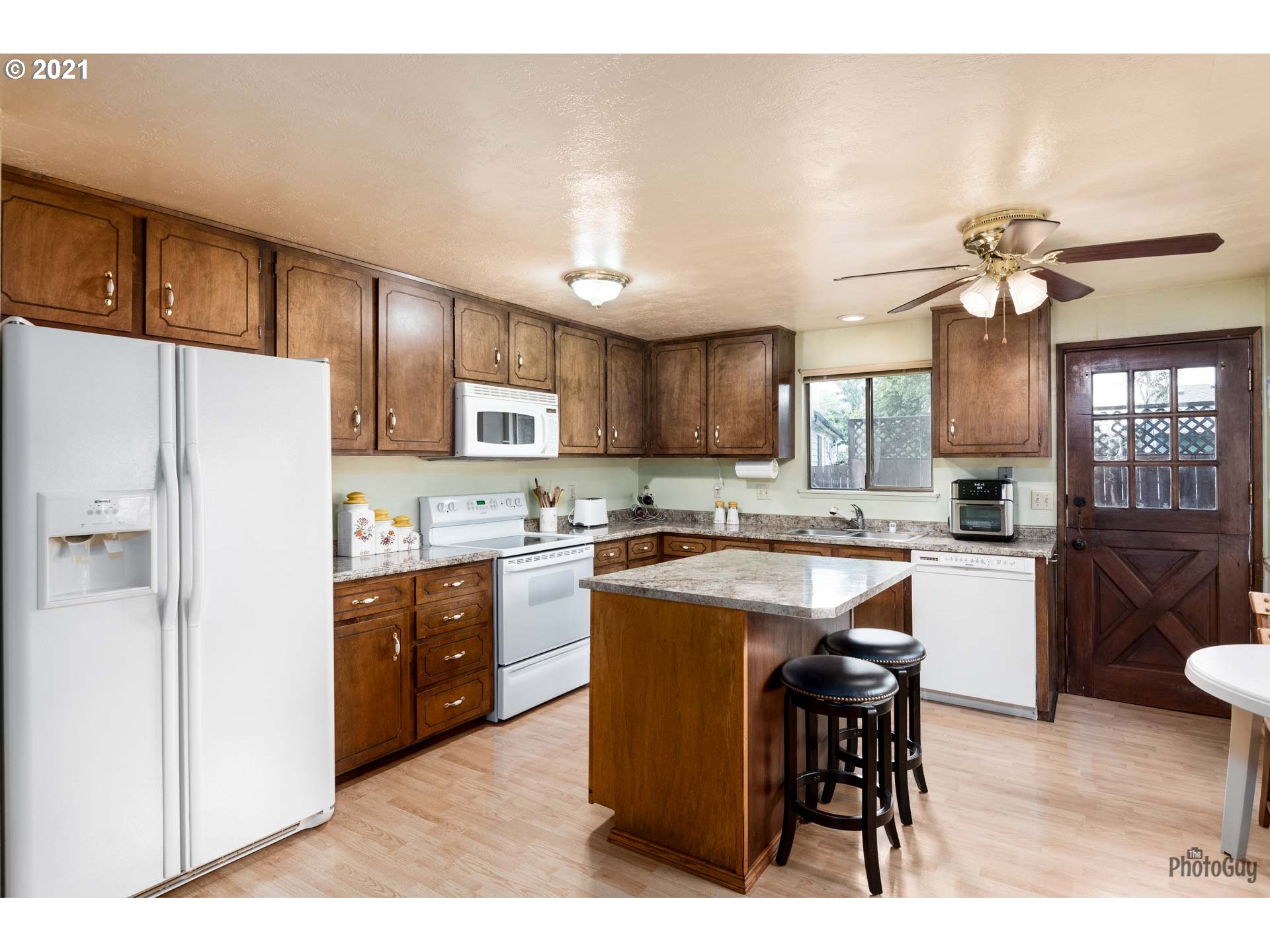 715 North Bertelsen Road Eugene, OR 97402 - Photo 9 of 28 Gallery Image 9