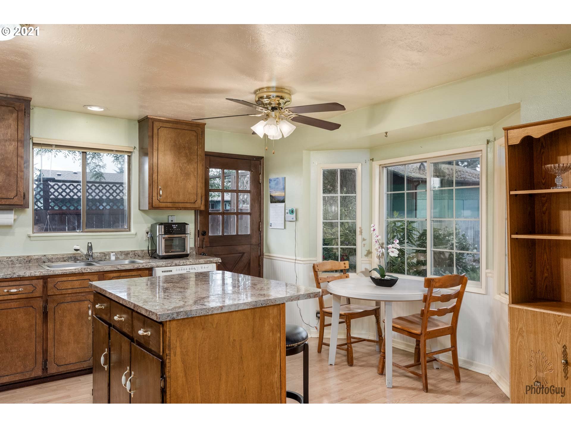 715 North Bertelsen Road Eugene, OR 97402 - Photo 10 of 28 Gallery Image 10