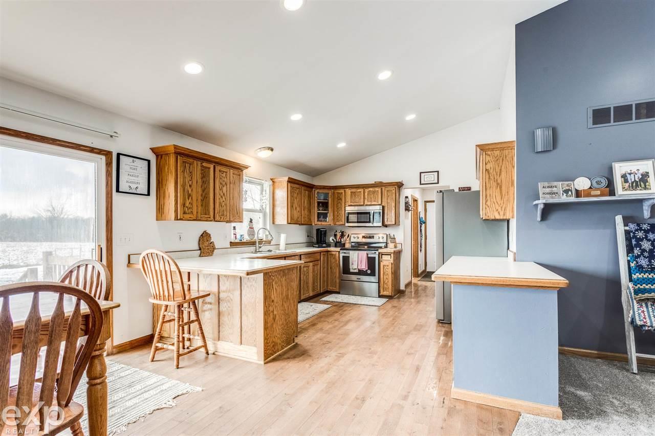 8741 Rynn Road Avoca, MI 48006 - Photo 8 of 43 50064463-7.JPG