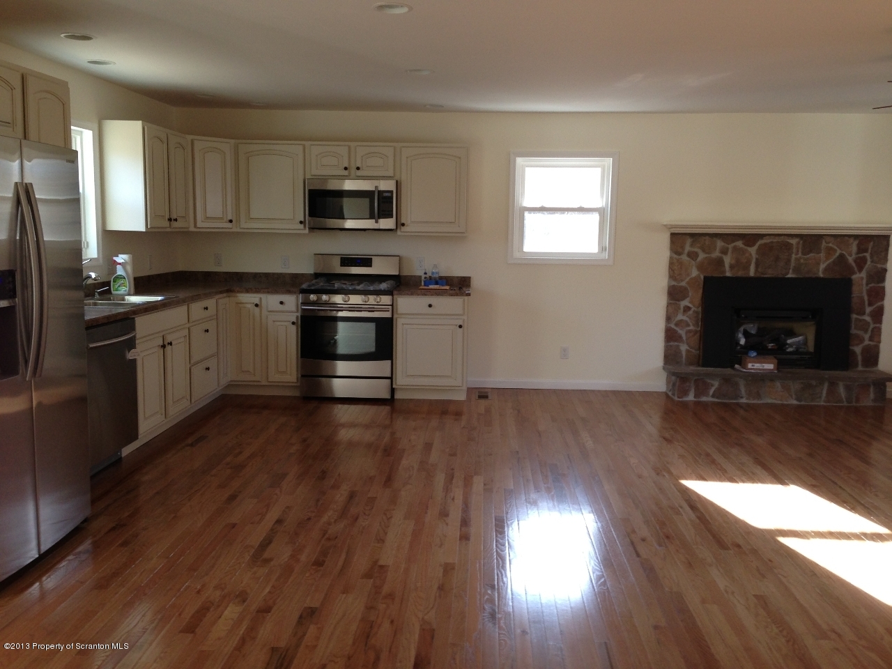 102 Mid Valley Road Lake Ariel, PA 18436 - Photo 4 of 29 Gallery Image 4