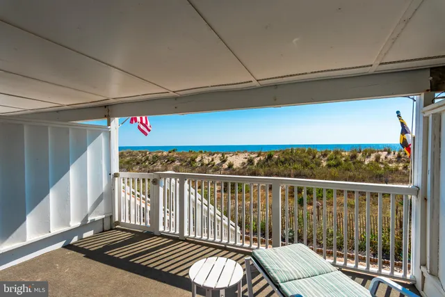 a view of outside area