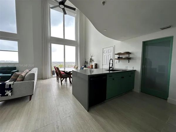 $2,900 | 1 Glen Royal Parkway, Unit 1613, Miami, FL 33125