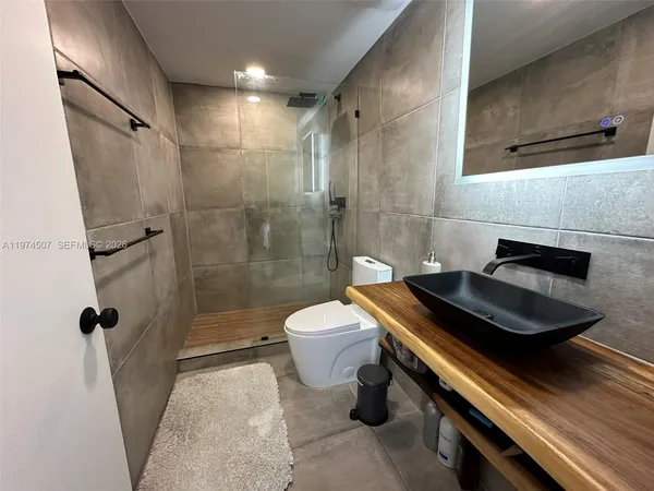 $2,900 | 1 Glen Royal Parkway, Unit 1613, Miami, FL 33125