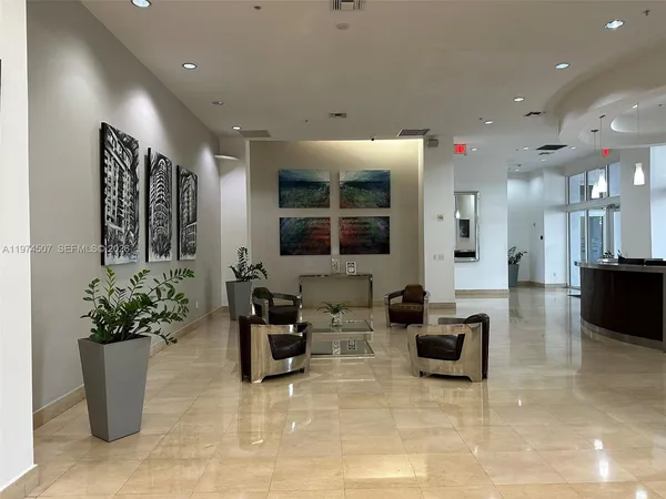 $2,900 | 1 Glen Royal Parkway, Unit 1613, Miami, FL 33125