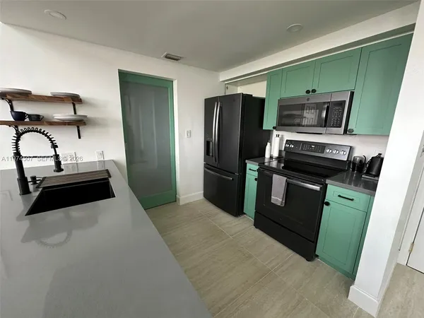 $2,900 | 1 Glen Royal Parkway, Unit 1613, Miami, FL 33125