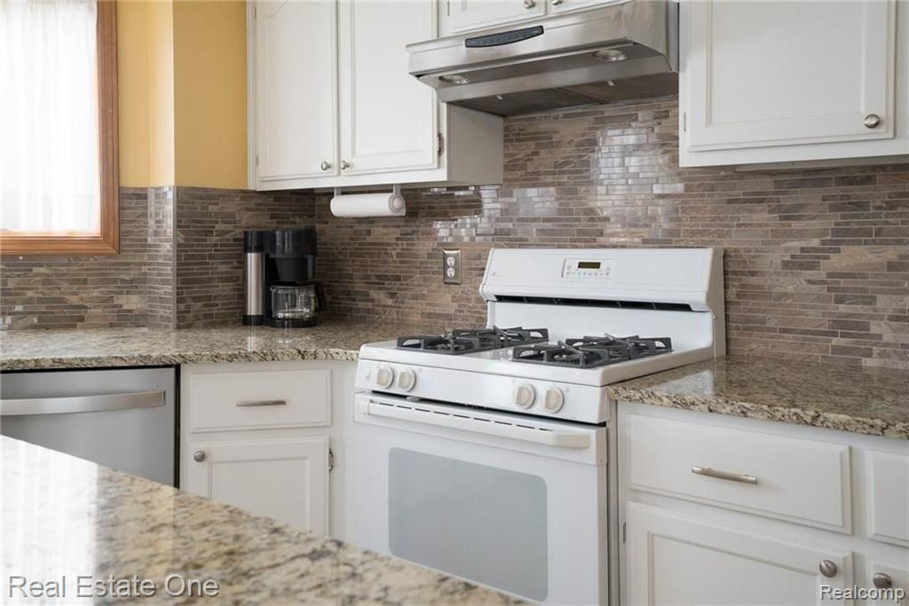 861 Norcross Drive Rochester Hills, MI 48307 - Photo 7 of 50