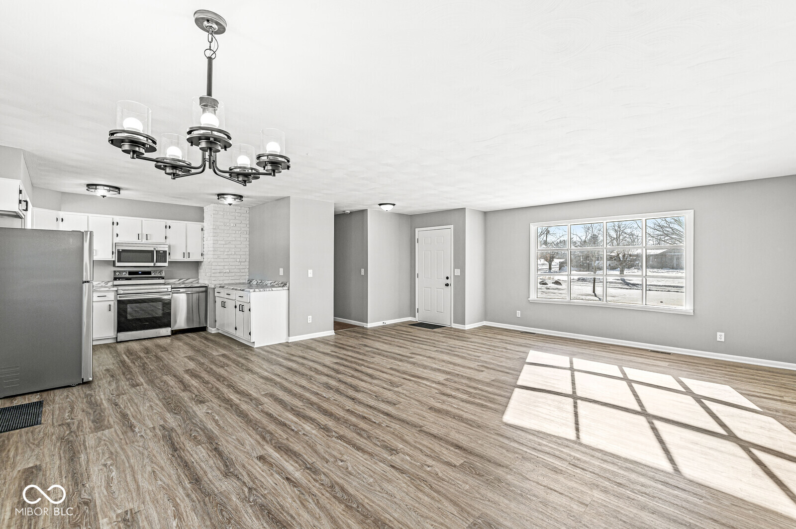 2244 Morris Road Indianapolis, IN 46217 - Photo 7 of 38 Gallery Image 7