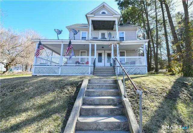 $1,600 | 3 Greenwood Street, Unit 2, Watertown, CT 06795