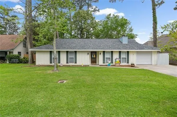 $2,000 | 213 Chestnut Street, Mandeville, LA 70471