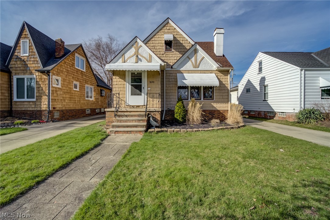 7600 Spring Garden Road Cleveland, OH 44129 - Photo 1 of 29