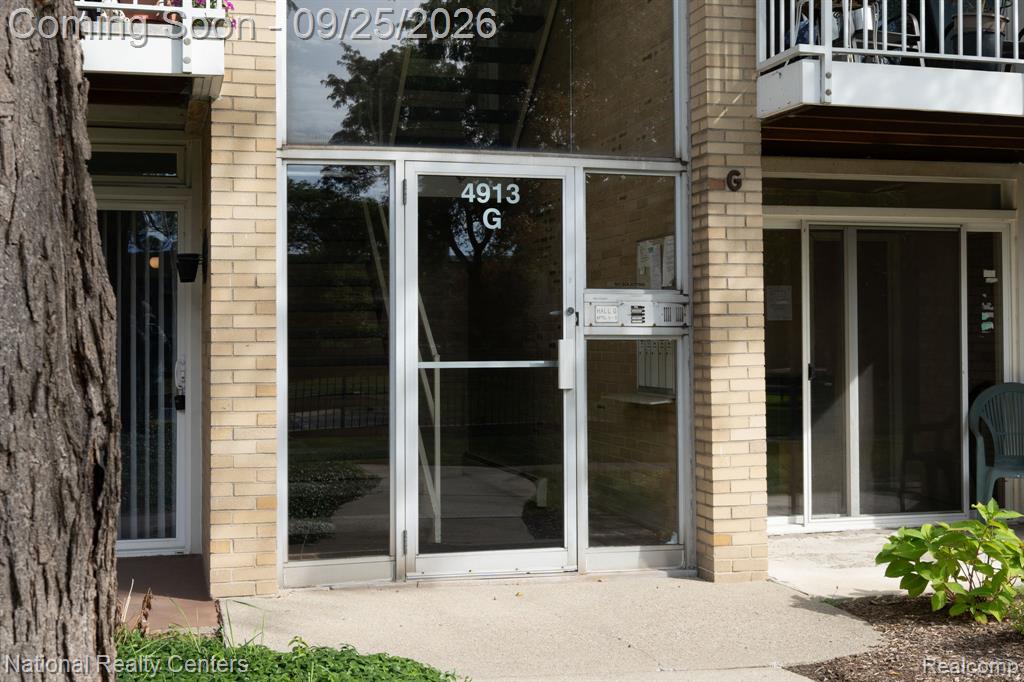 4913 Crooks Road, Unit G1 Royal Oak, MI 48073 - Photo 4 of 19 Gallery Image 4
