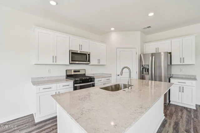 $326,005 | 123 Mint Court, Bluff City, TN 37618