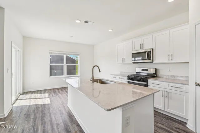 $326,005 | 123 Mint Court, Bluff City, TN 37618