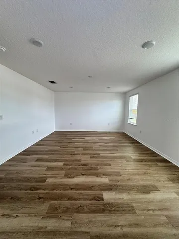 $2,400 | 803 James Drive, Kissimmee, FL 34759