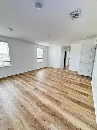 $2,400 | 803 James Drive, Kissimmee, FL 34759