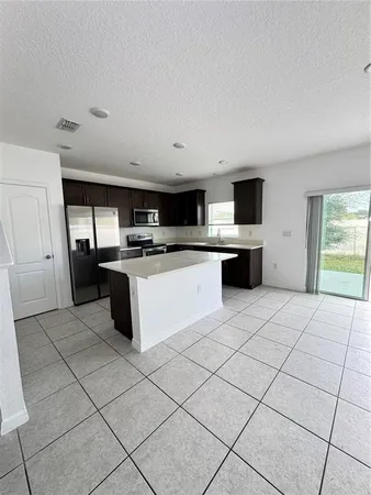 $2,400 | 803 James Drive, Kissimmee, FL 34759