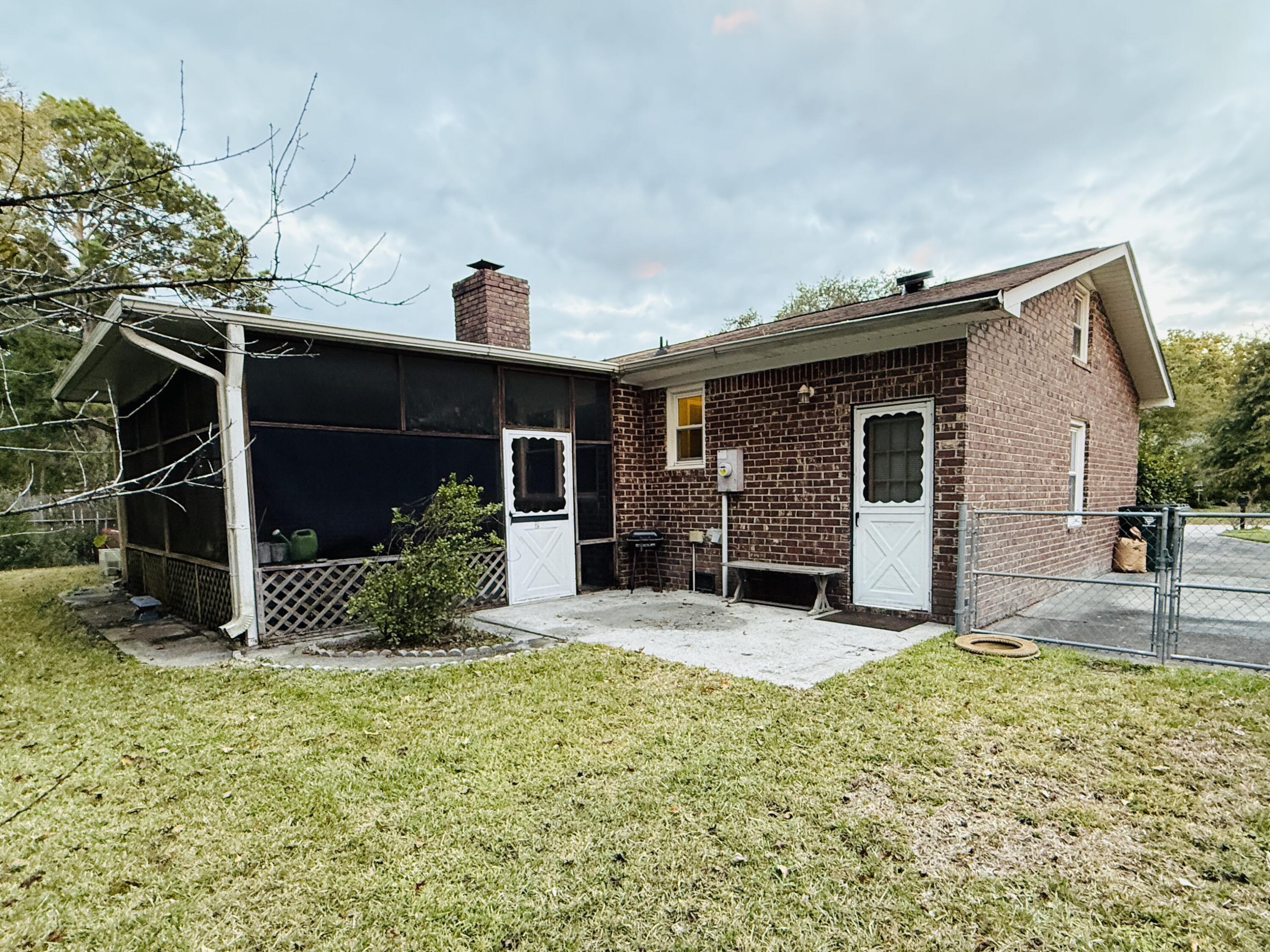 226 Loblolly Circle Ladson, SC 29456 - Photo 4 of 23 IMG_1597