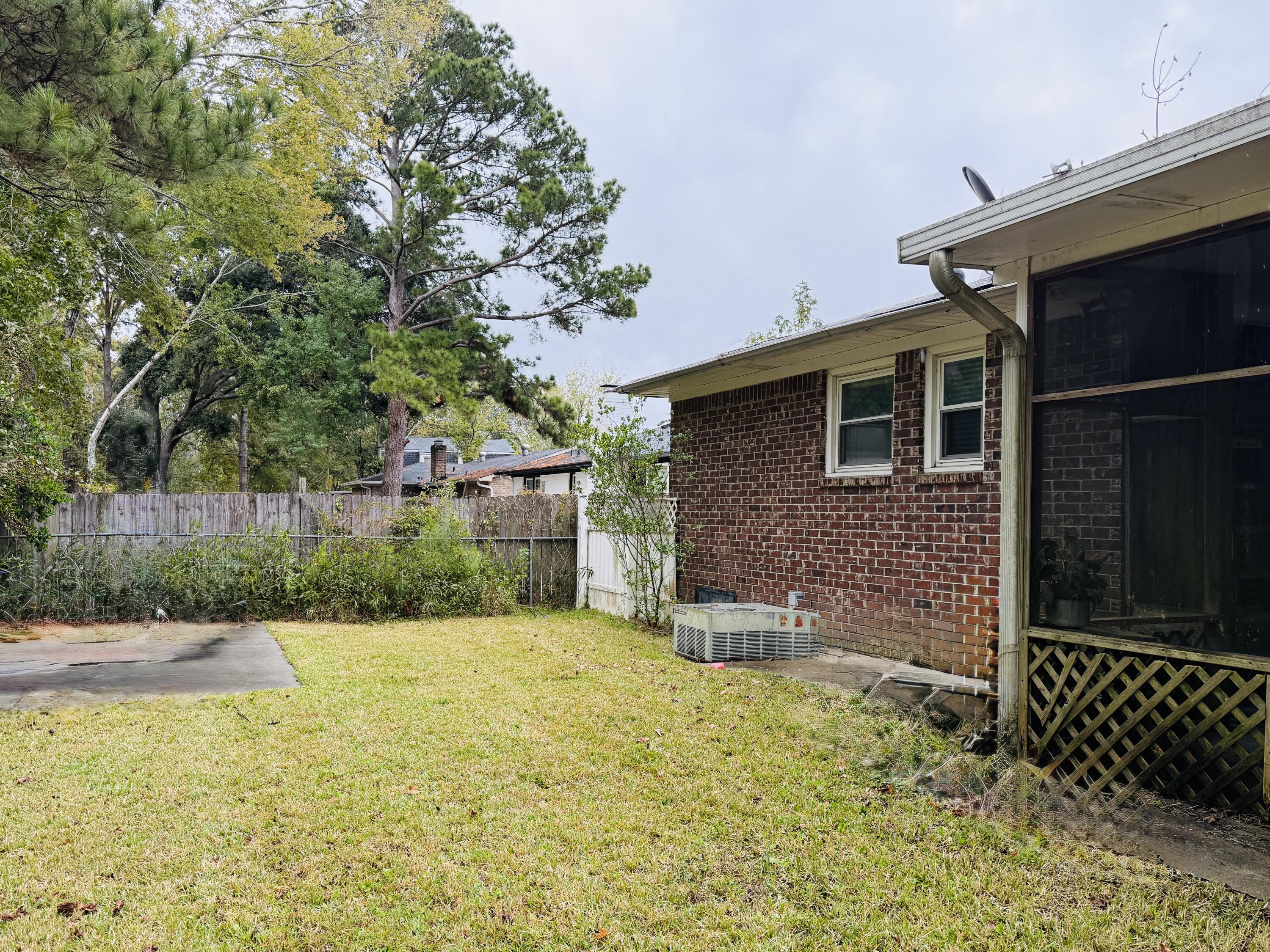 226 Loblolly Circle Ladson, SC 29456 - Photo 6 of 23 IMG_1534