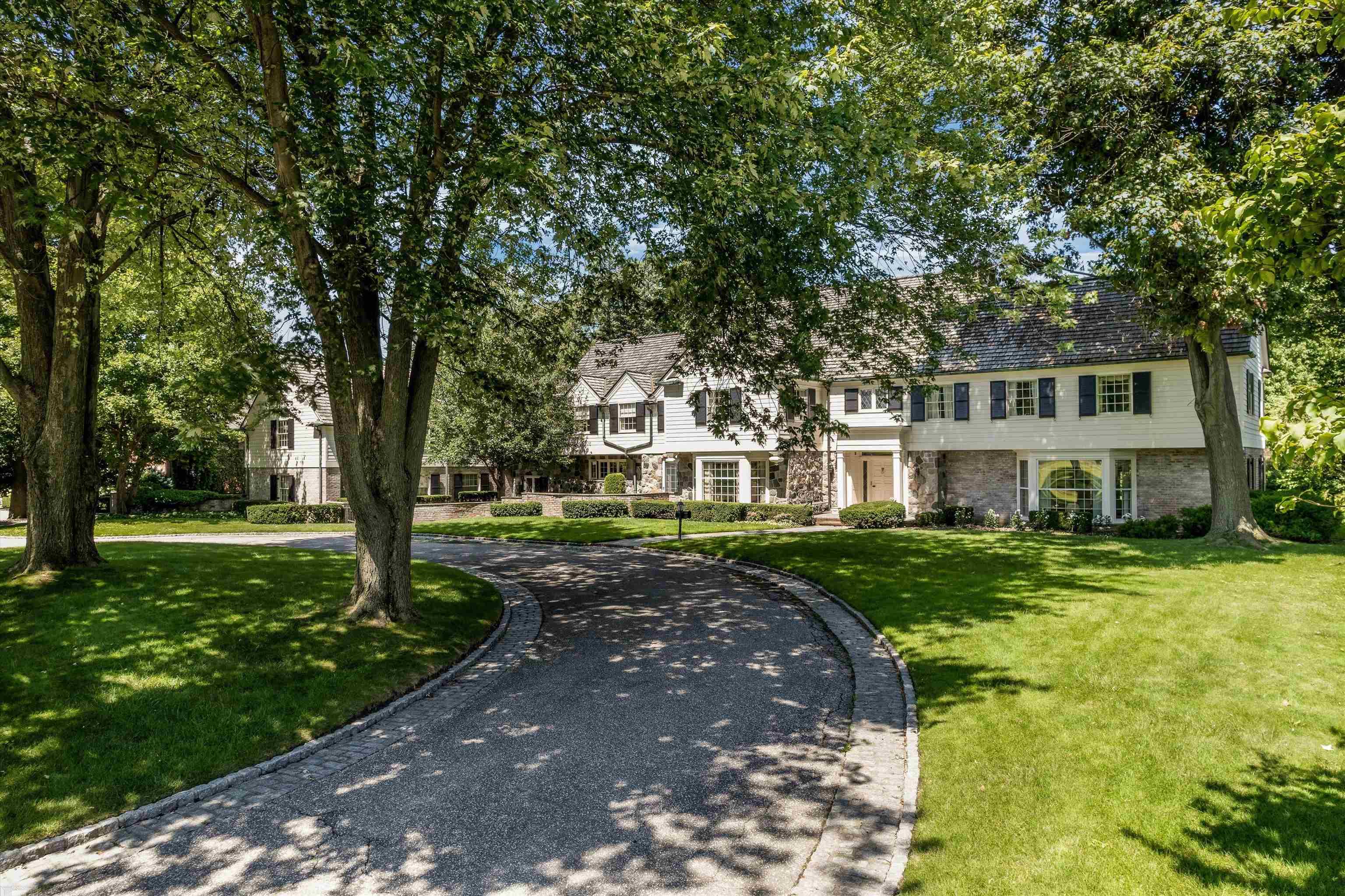 382 Provencal Road Grosse Pointe, MI 48236 - Photo 5 of 95 50155244-75150983-1daa-4206-96b5-c7ee77aeb279.JPG