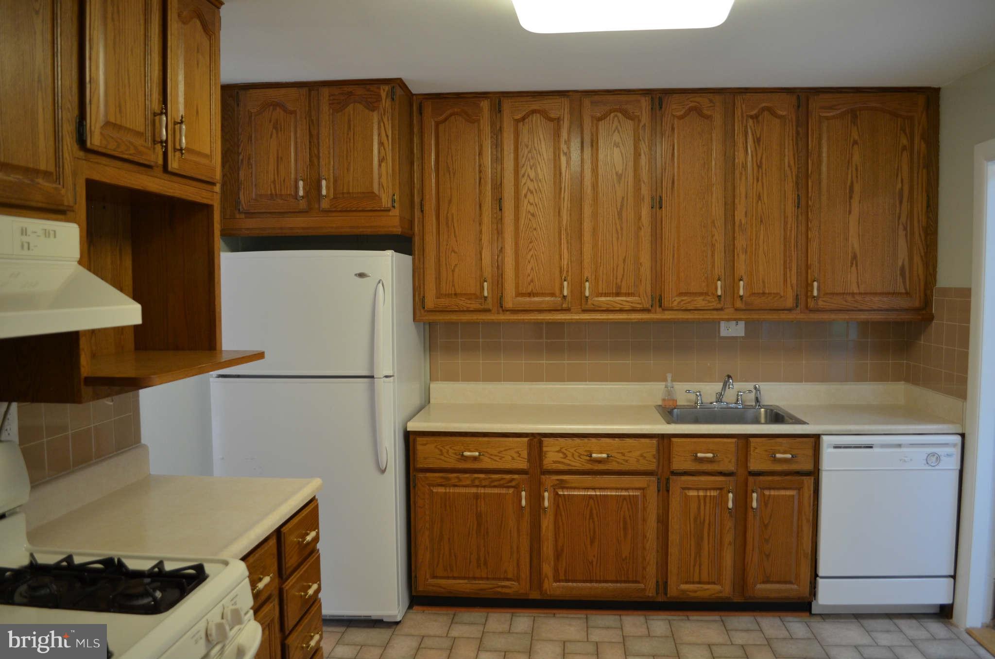 1306 Gresham Road Silver Spring, MD 20904 - Photo 4 of 11 Kitchen