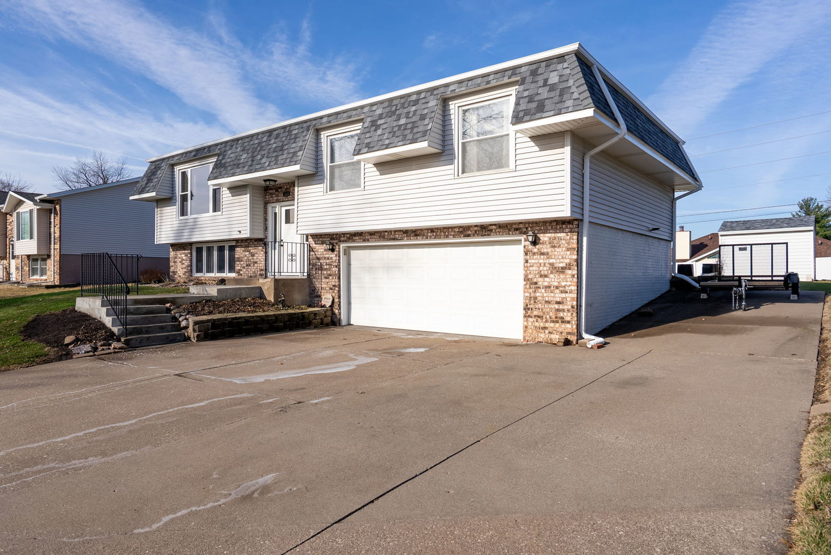 5644 Appomattox Road Davenport, IA 52806 - Photo 3 of 41 Gallery Image 3
