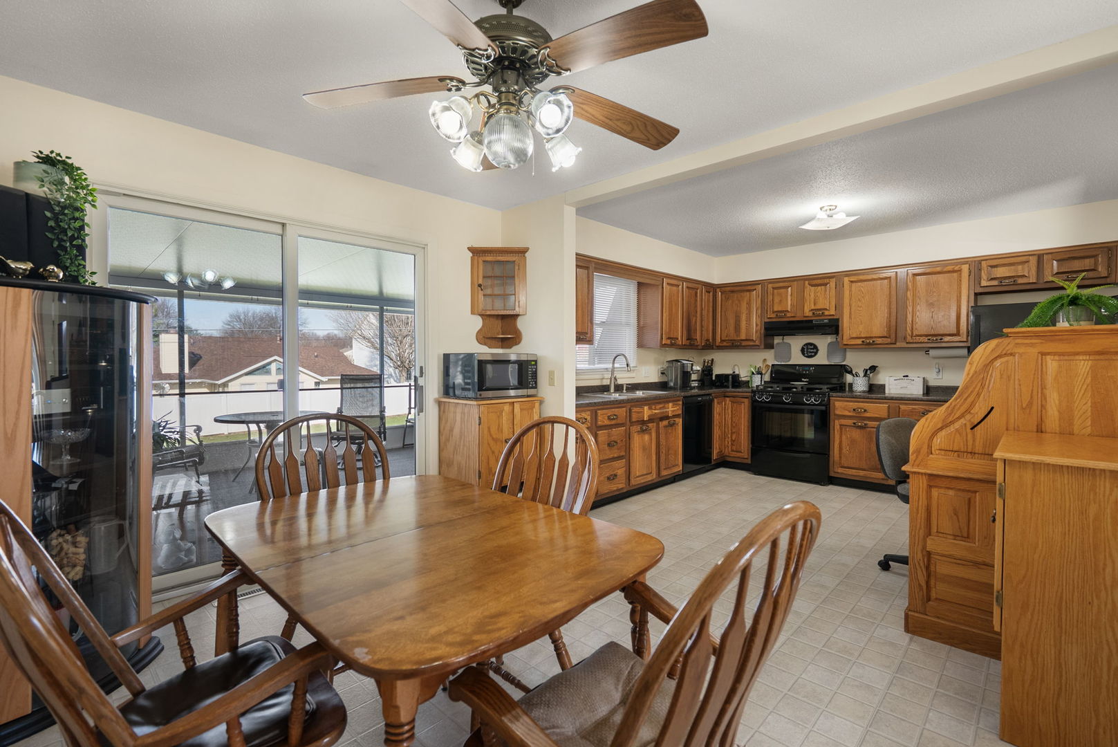 5644 Appomattox Road Davenport, IA 52806 - Photo 8 of 41 Gallery Image 8