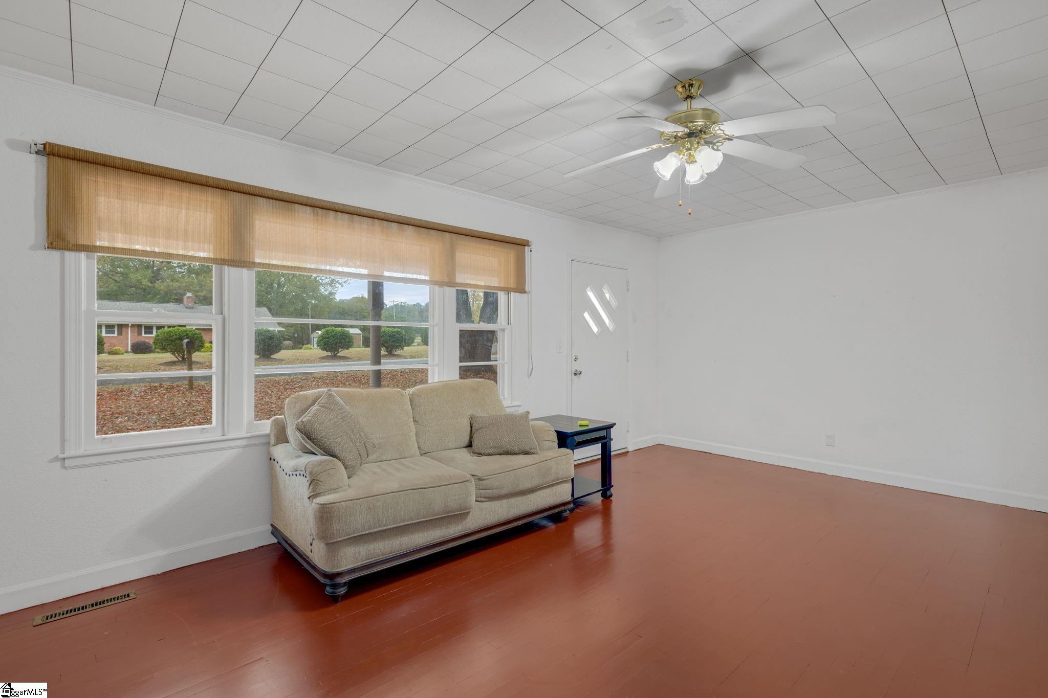 818 Rice Road Easley, SC 29640 - Photo 8 of 36