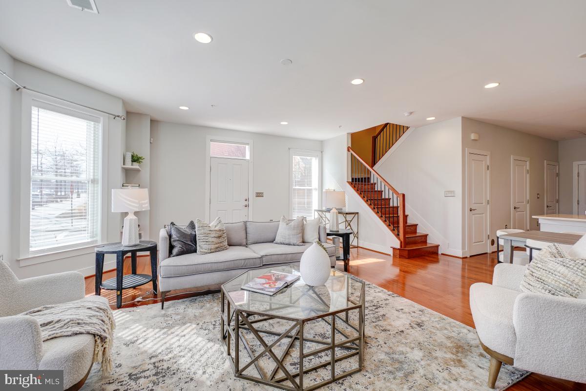 738 McKenzie Avenue Alexandria, VA 22301 - Photo 1 of 33