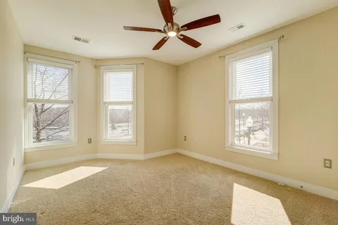 $929,000 | 738 McKenzie Avenue, Alexandria, VA 22301