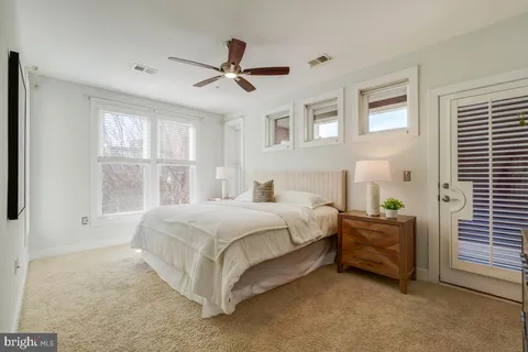 $929,000 | 738 McKenzie Avenue, Alexandria, VA 22301