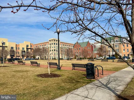 $929,000 | 738 McKenzie Avenue, Alexandria, VA 22301