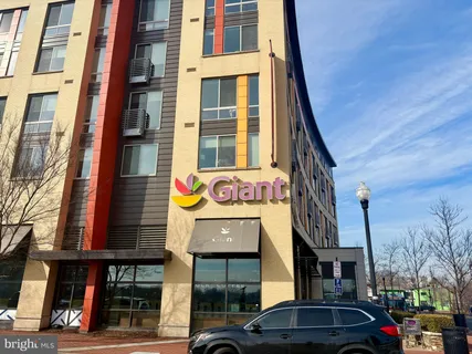 $929,000 | 738 McKenzie Avenue, Alexandria, VA 22301