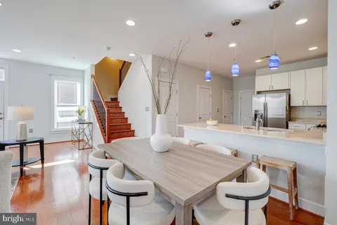 $929,000 | 738 McKenzie Avenue, Alexandria, VA 22301