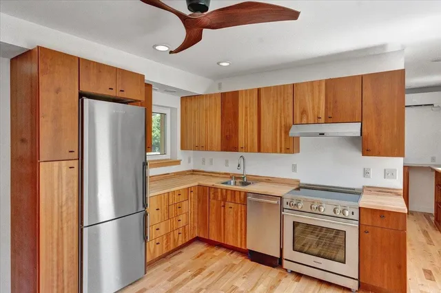 $650,000 | 868 Falls Road, Shelburne, VT 05482