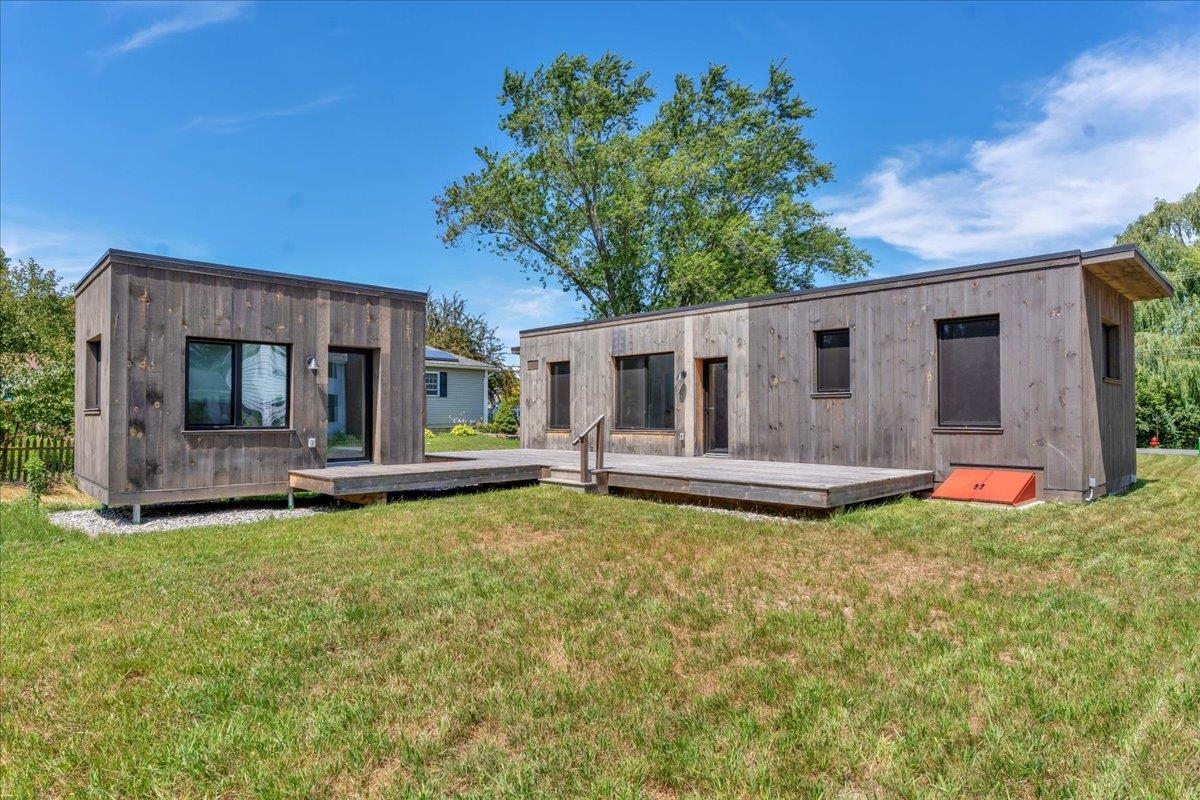 868 Falls Road Shelburne, VT 05482 - Photo 2 of 41