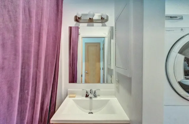 $650,000 | 868 Falls Road, Shelburne, VT 05482