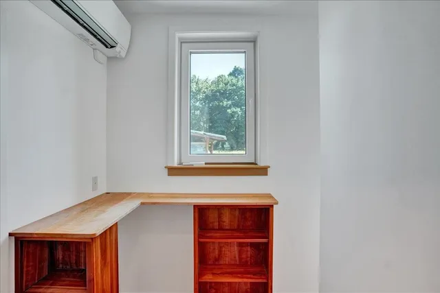 $650,000 | 868 Falls Road, Shelburne, VT 05482