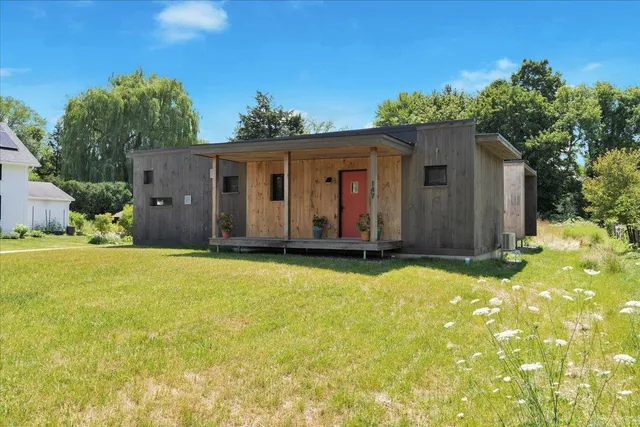 $650,000 | 868 Falls Road, Shelburne, VT 05482