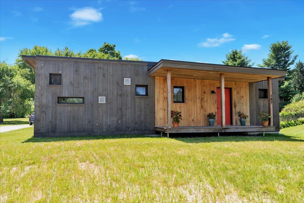 868 Falls Road Shelburne, VT 05482 - Photo 33 of 41