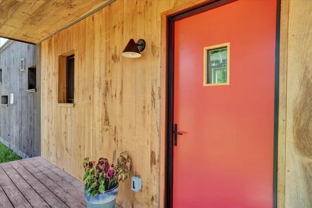 $650,000 | 868 Falls Road, Shelburne, VT 05482