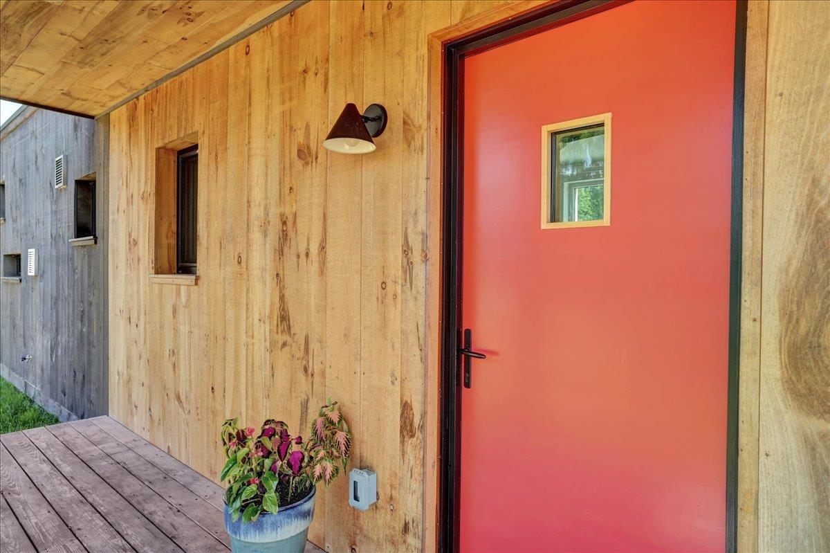 868 Falls Road Shelburne, VT 05482 - Photo 8 of 41