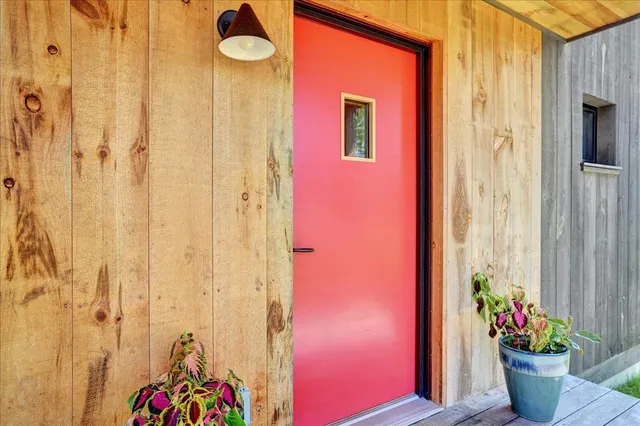 $650,000 | 868 Falls Road, Shelburne, VT 05482