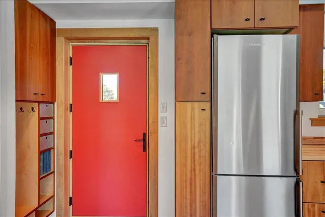 $650,000 | 868 Falls Road, Shelburne, VT 05482