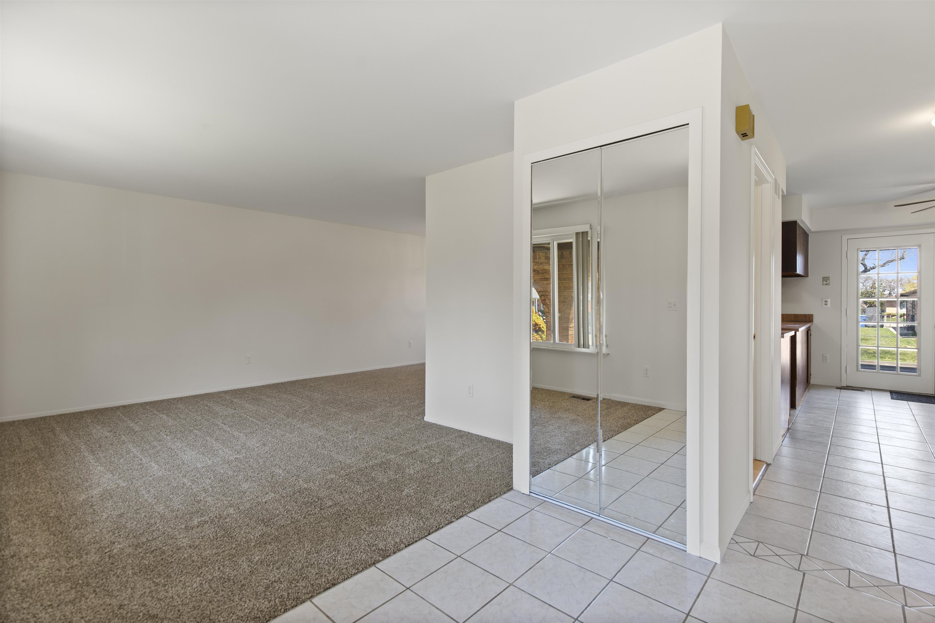 14155 Martin Road Warren, MI 48088 - Photo 8 of 40