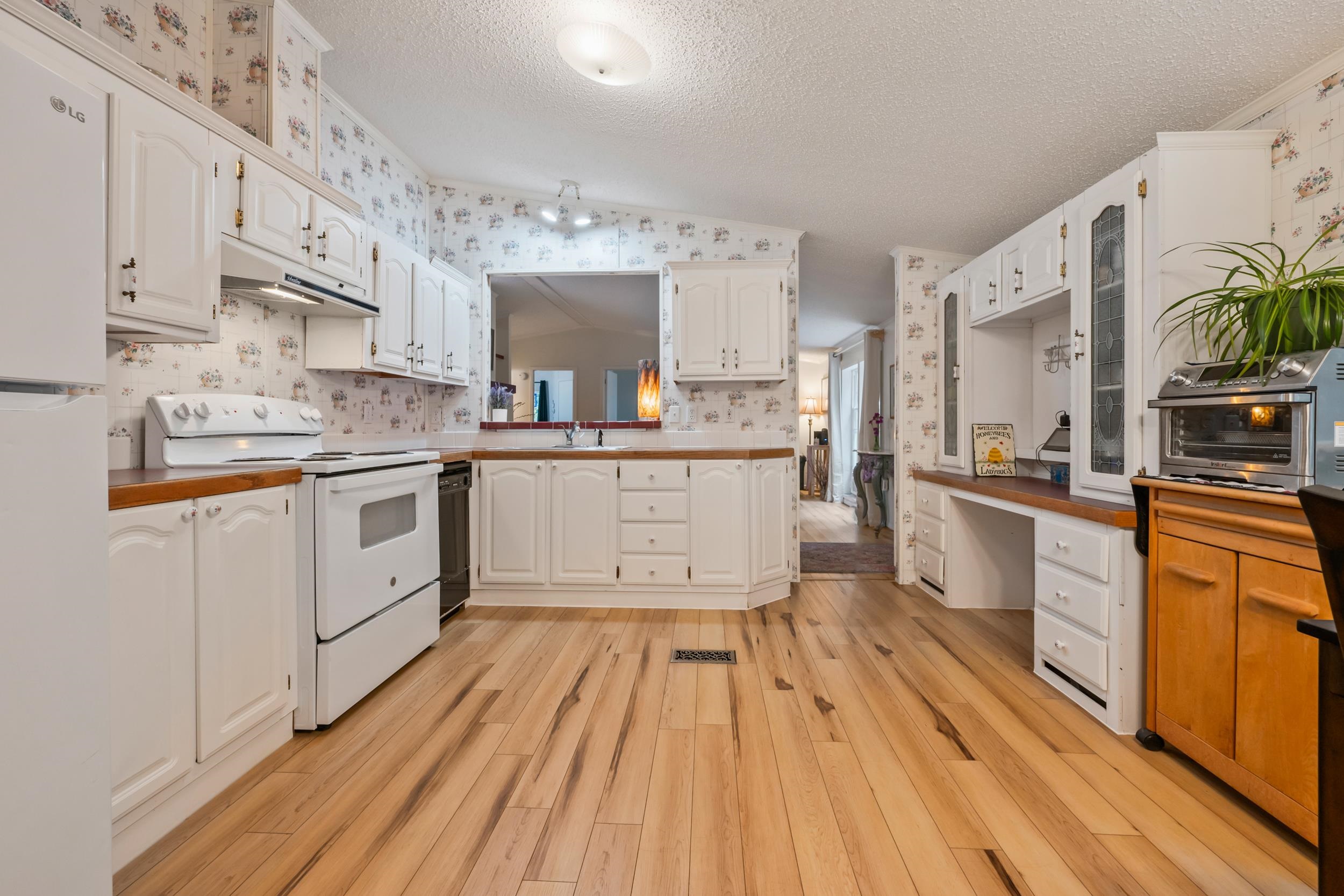 352 Highway 302 Bartlett, NH 03838 - Photo 7 of 26