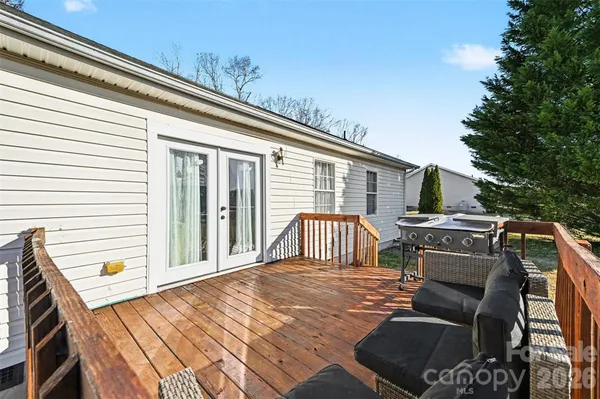 $299,000 | 105 3rd Avenue Northwest, Hildebran, NC 28637