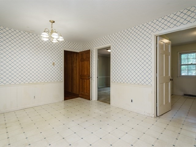 2313 Wheeler Road Raleigh, NC 27612 - Photo 14 of 25 Kitchen/Breakfast Nook